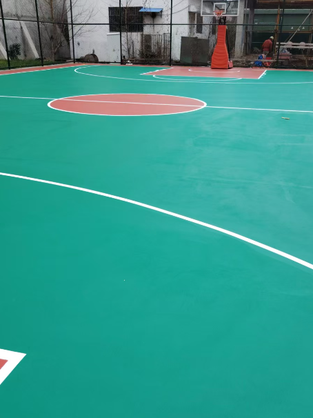 永春 球场长期使用易出现地面开裂